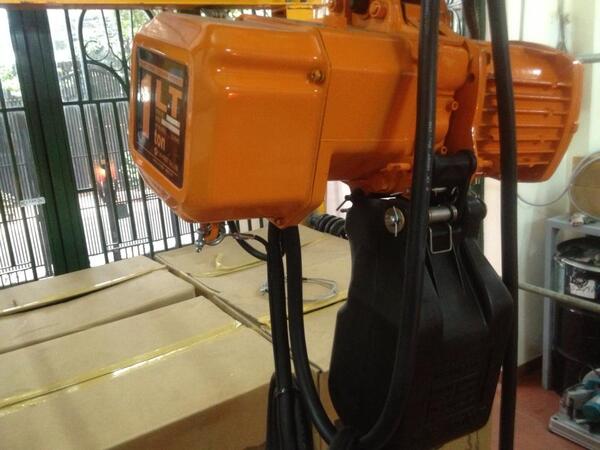 don vi uy tin chuyen nhap khau truc tiep va phan phoi palang xich dien lk