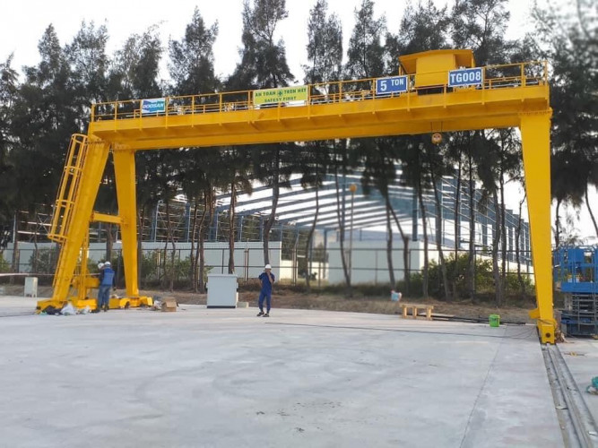 dich vu thi cong lap dat cong truc tron goi voi gia uu dai