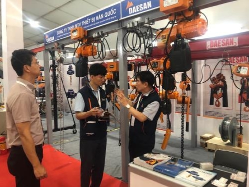 Khai mạc Triển lãm về cơ khí chính xác và gia công kim loại