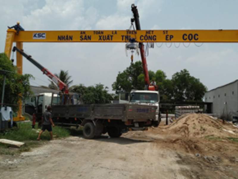 CỔNG TRỤC