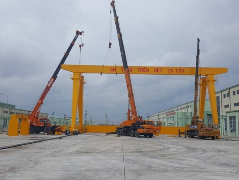 Cổng trục dầm đôi 25 tấn